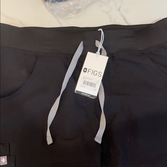 FIGS- Kade Cargo Pants- Women’s Small - Black - Picture 4 of 6